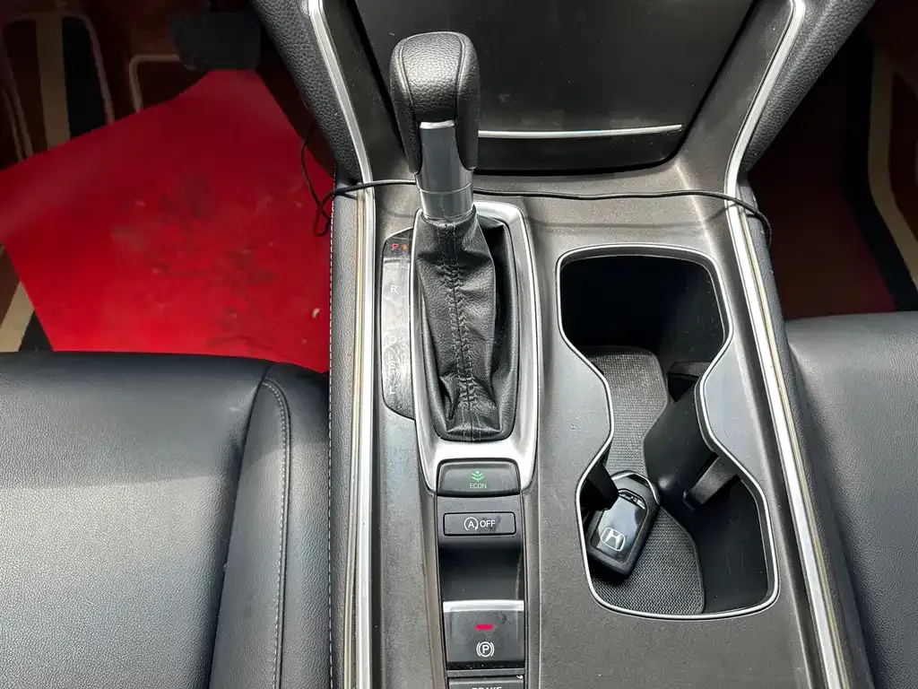 Honda Accord — фото 6