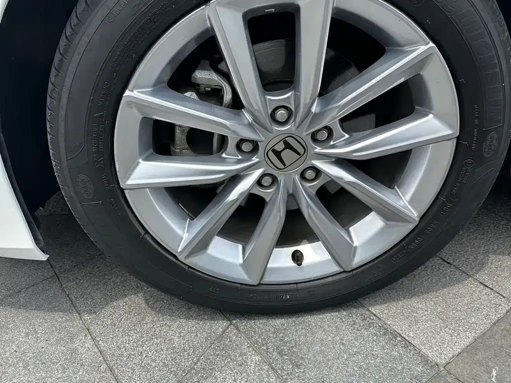 Honda Accord — фото 10