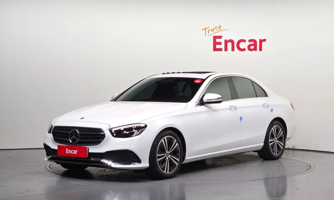Mercedes-Benz E-Class — фото 1