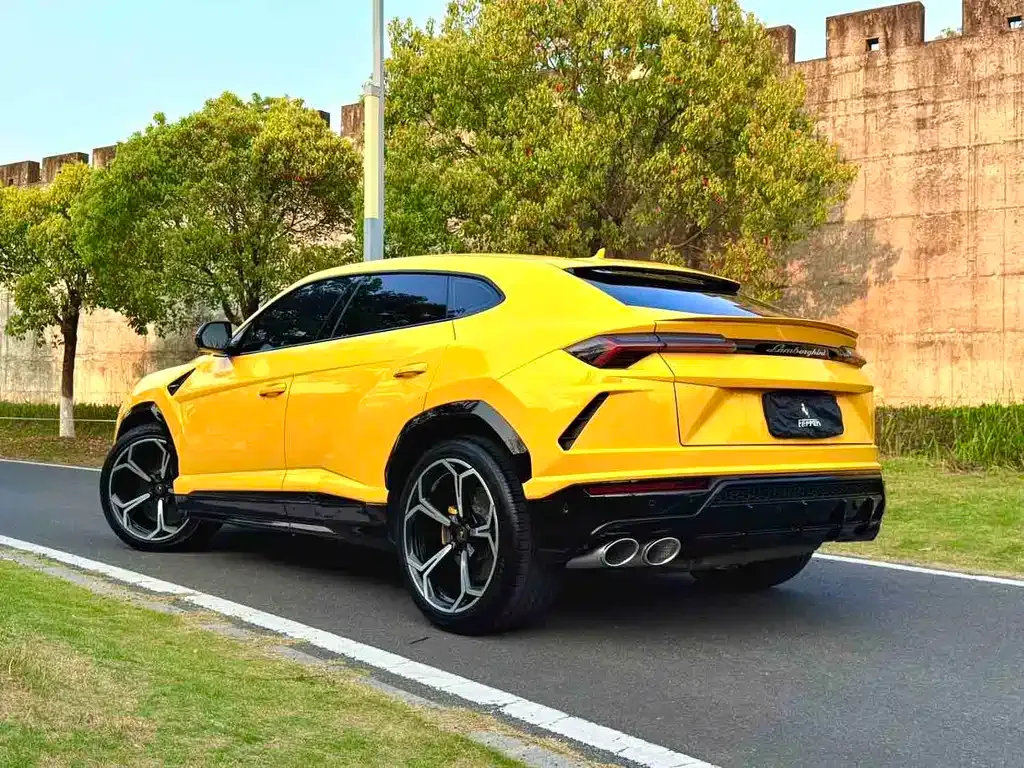 Lamborghini Urus — фото 5