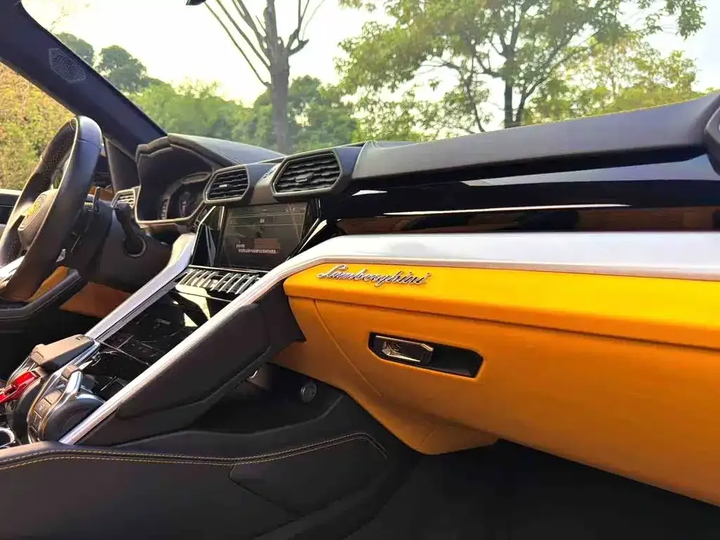Lamborghini Urus — фото 3