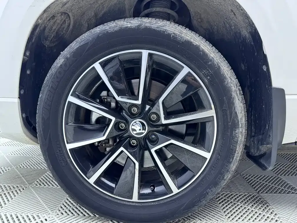 Skoda Karoq — фото 9