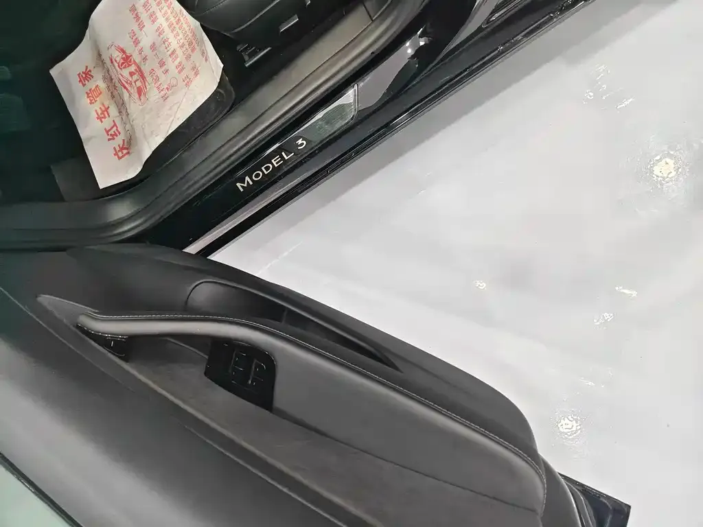 Tesla Model 3 — фото 8