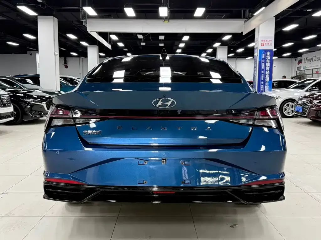Hyundai Elantra — фото 4