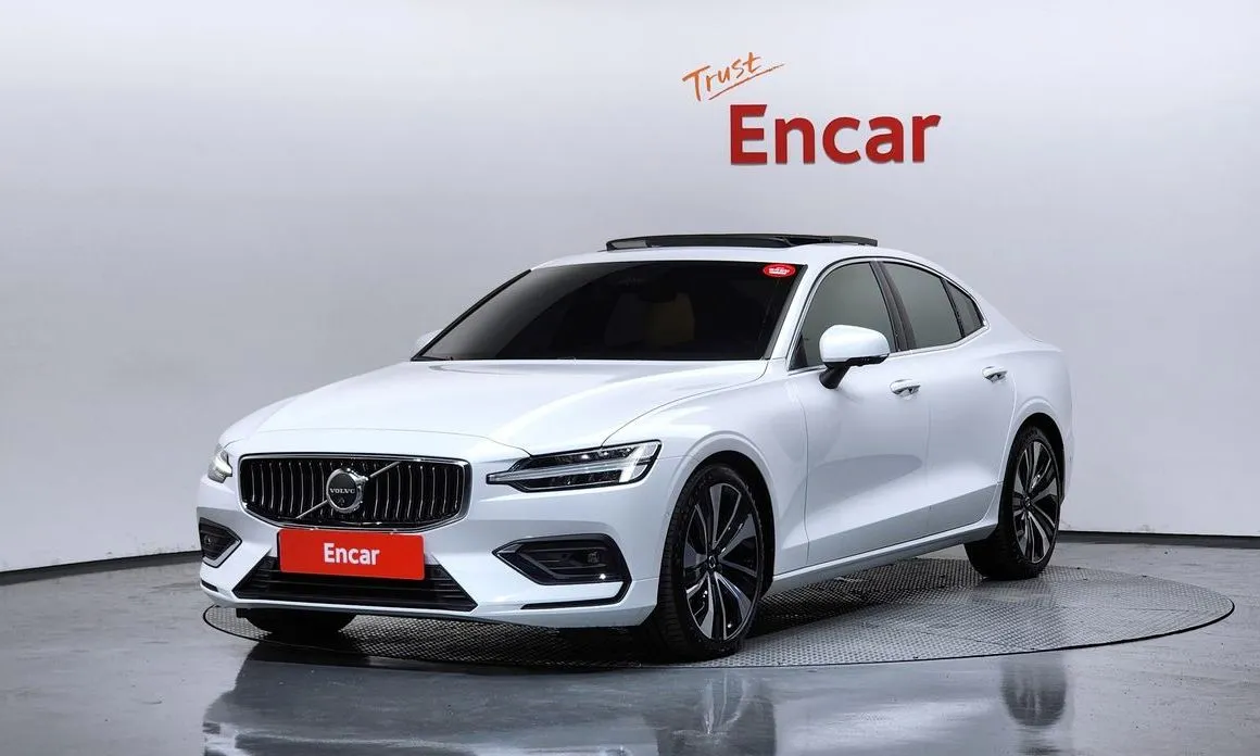Volvo S60 — фото 1