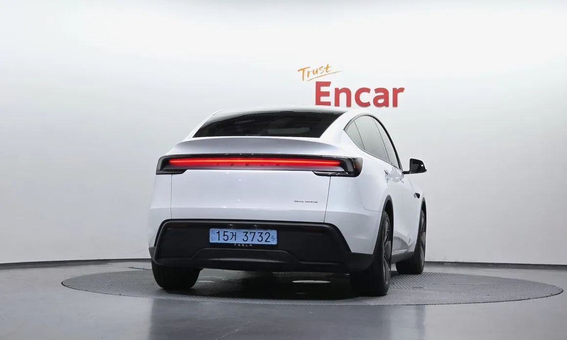 Tesla Model Y — фото 6