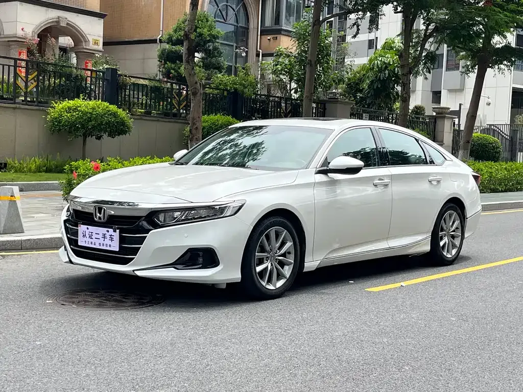 Honda Accord — фото 1