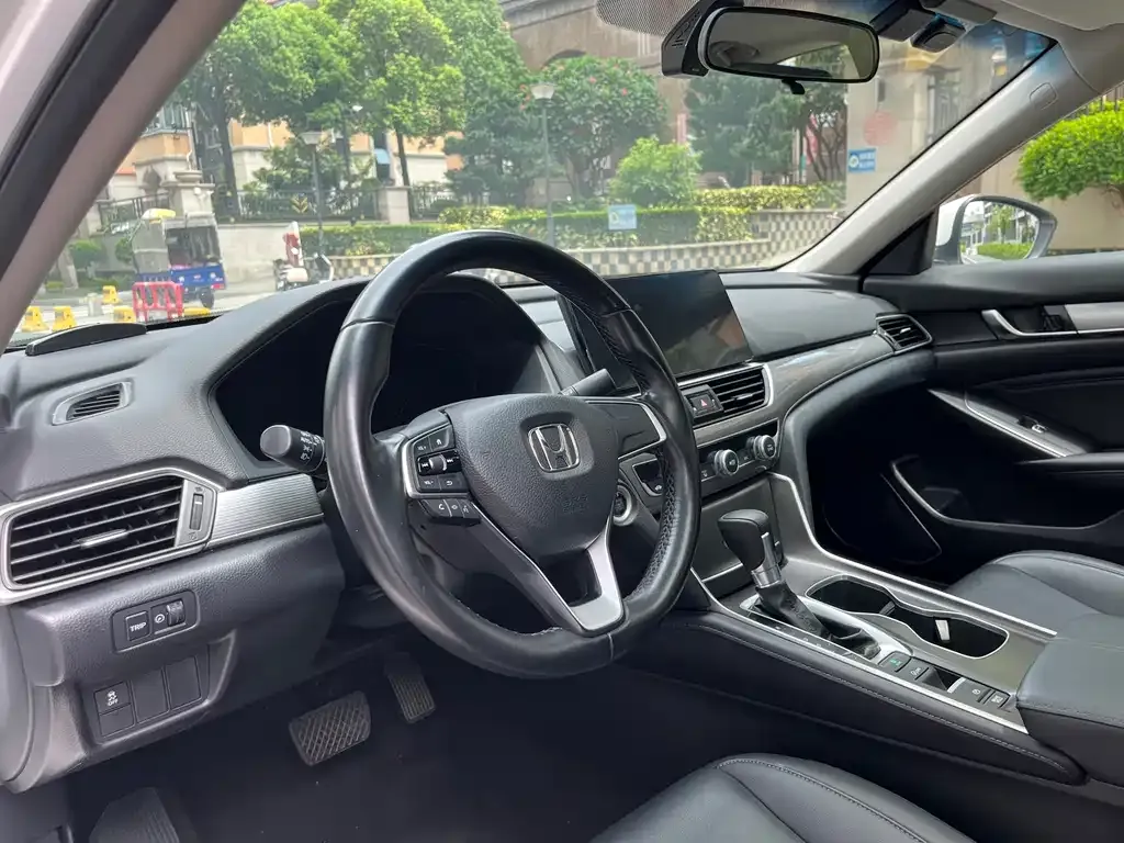 Honda Accord — фото 2