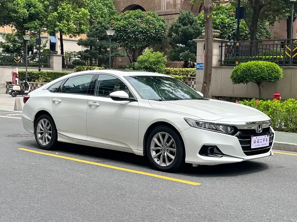 Honda Accord — фото 9
