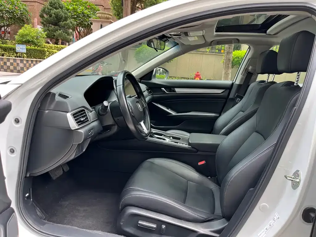 Honda Accord — фото 5