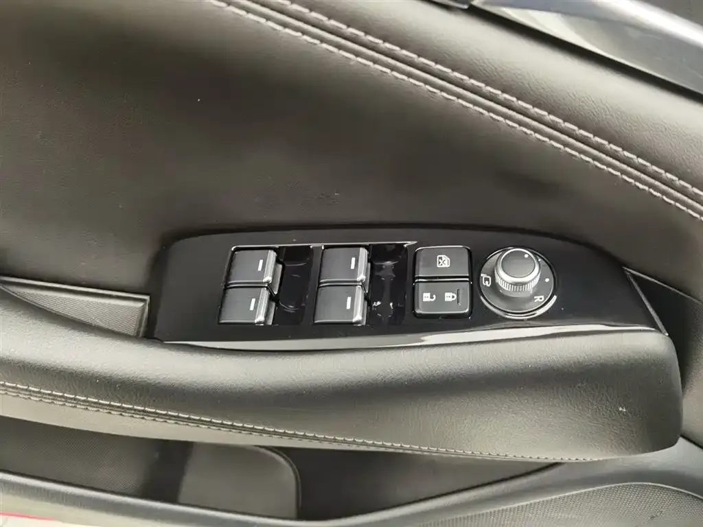 Mazda Atenza — фото 9