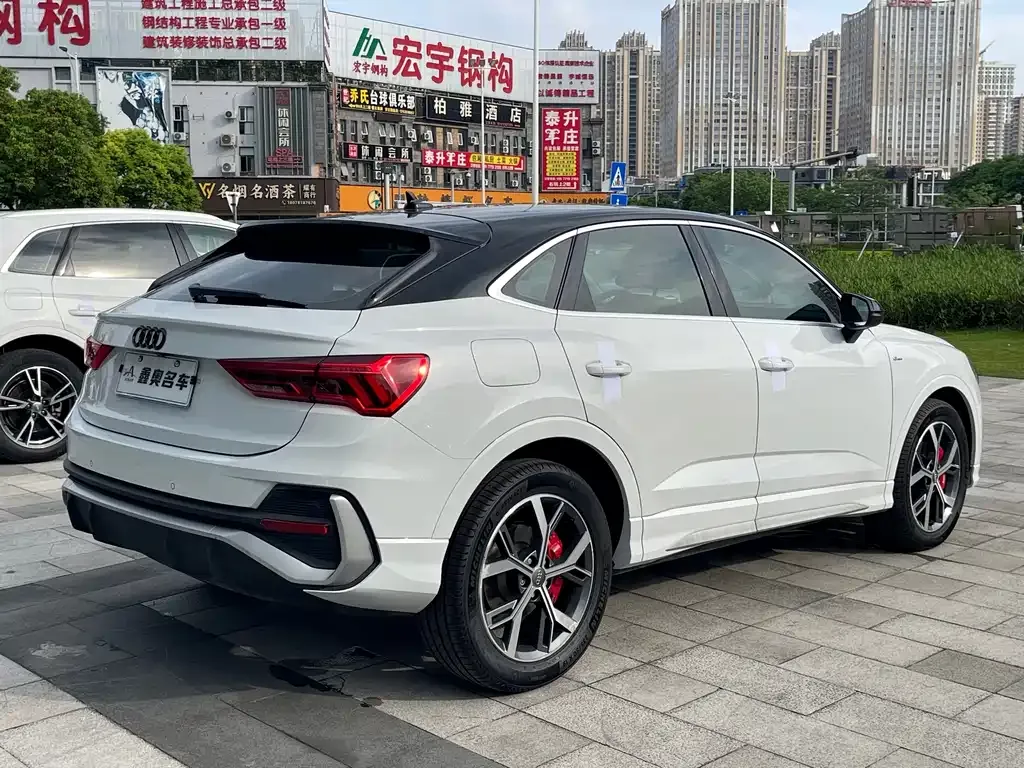 Audi Q3 Sportback — фото 4