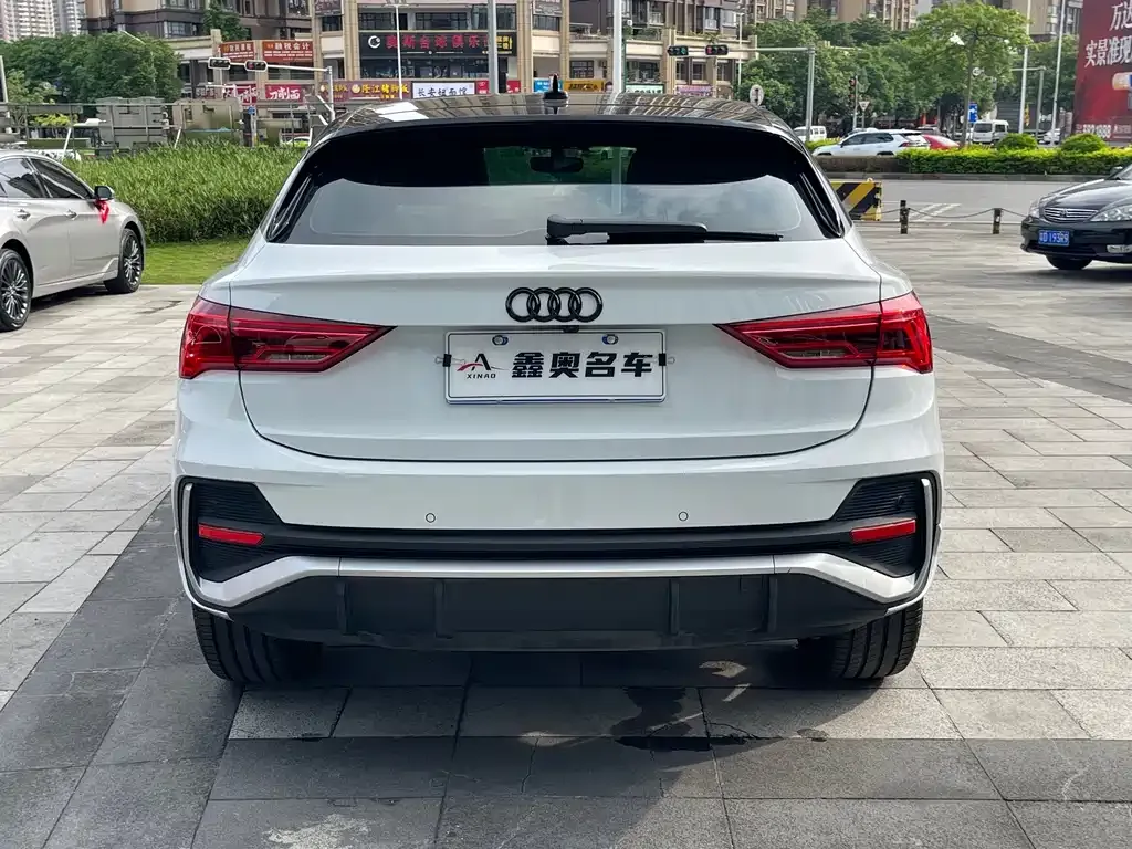 Audi Q3 Sportback — фото 10