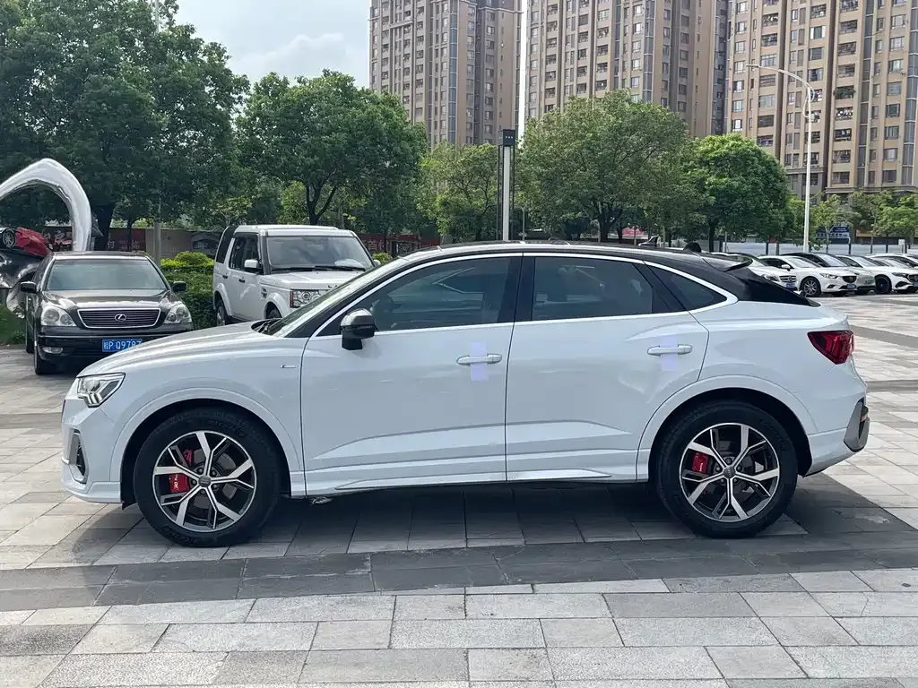 Audi Q3 Sportback — фото 8