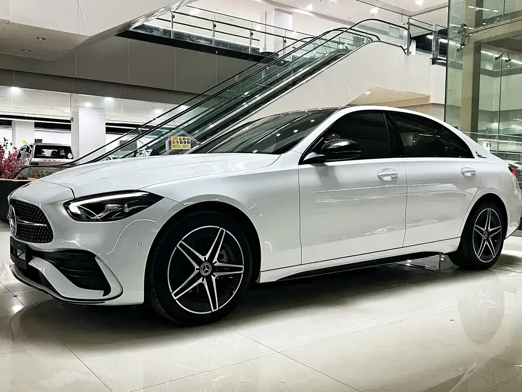Mercedes-Benz C-Class — фото 1