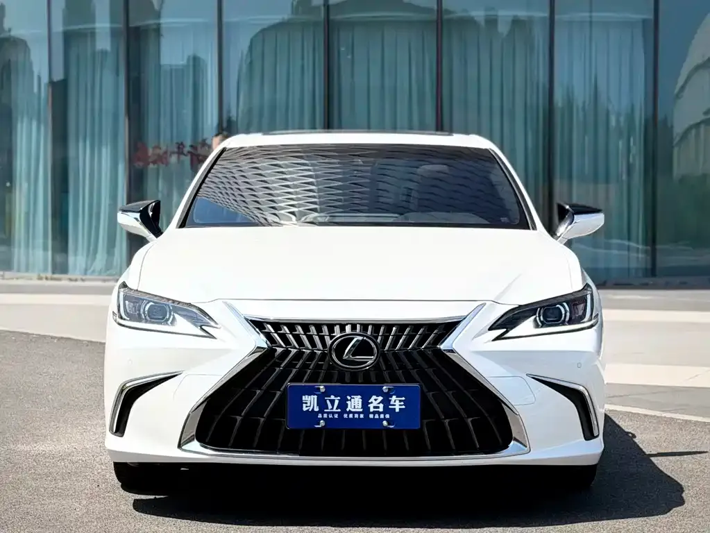Lexus ES — фото 4