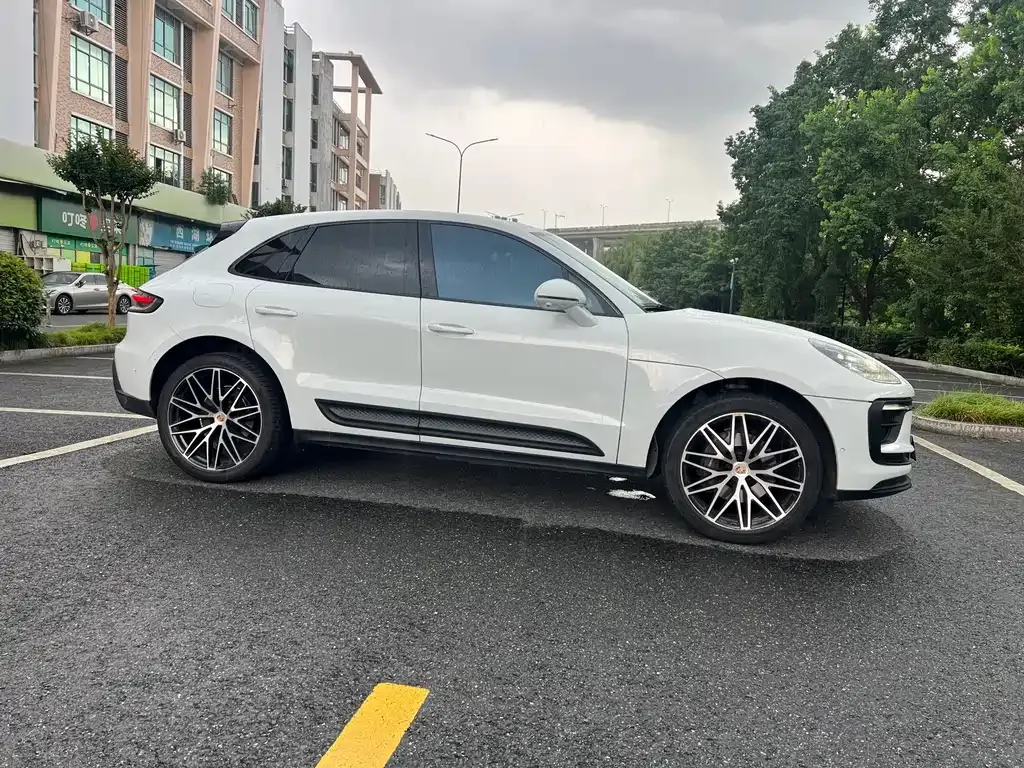 Porsche Macan — фото 10