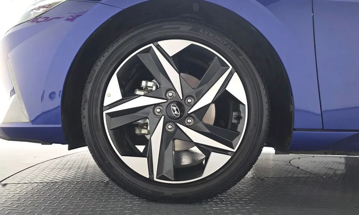 Hyundai AVANTE — фото 3