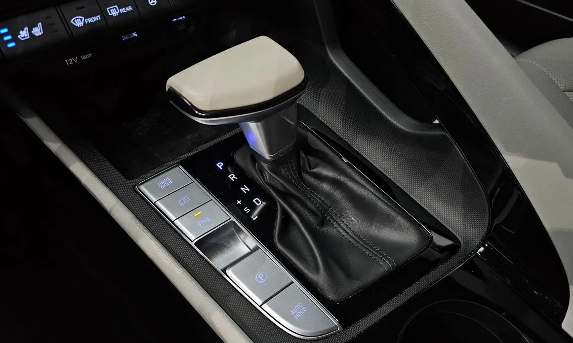 Hyundai AVANTE — фото 6