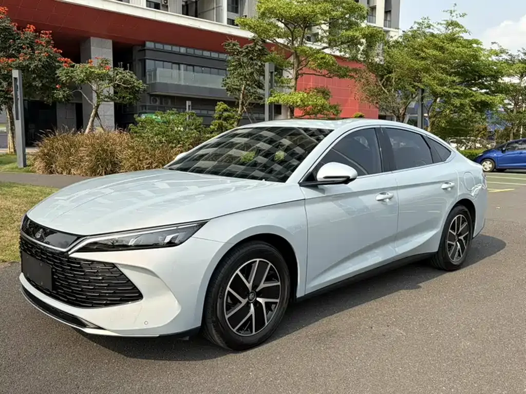 BYD Qin L — фото 1