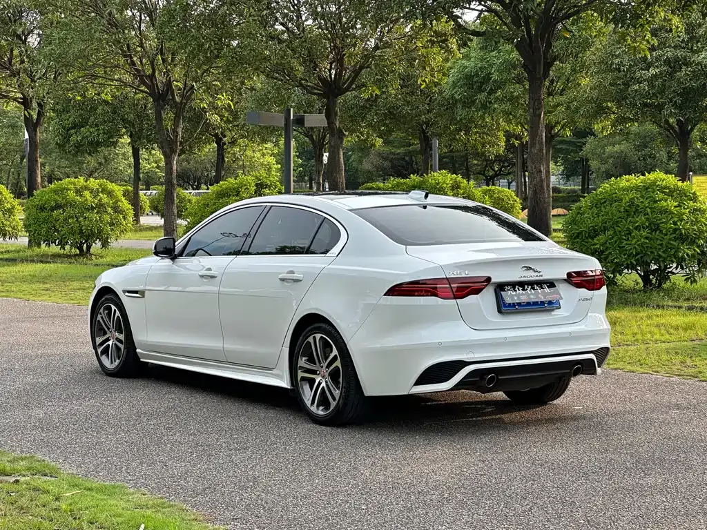 Jaguar XEL — фото 10