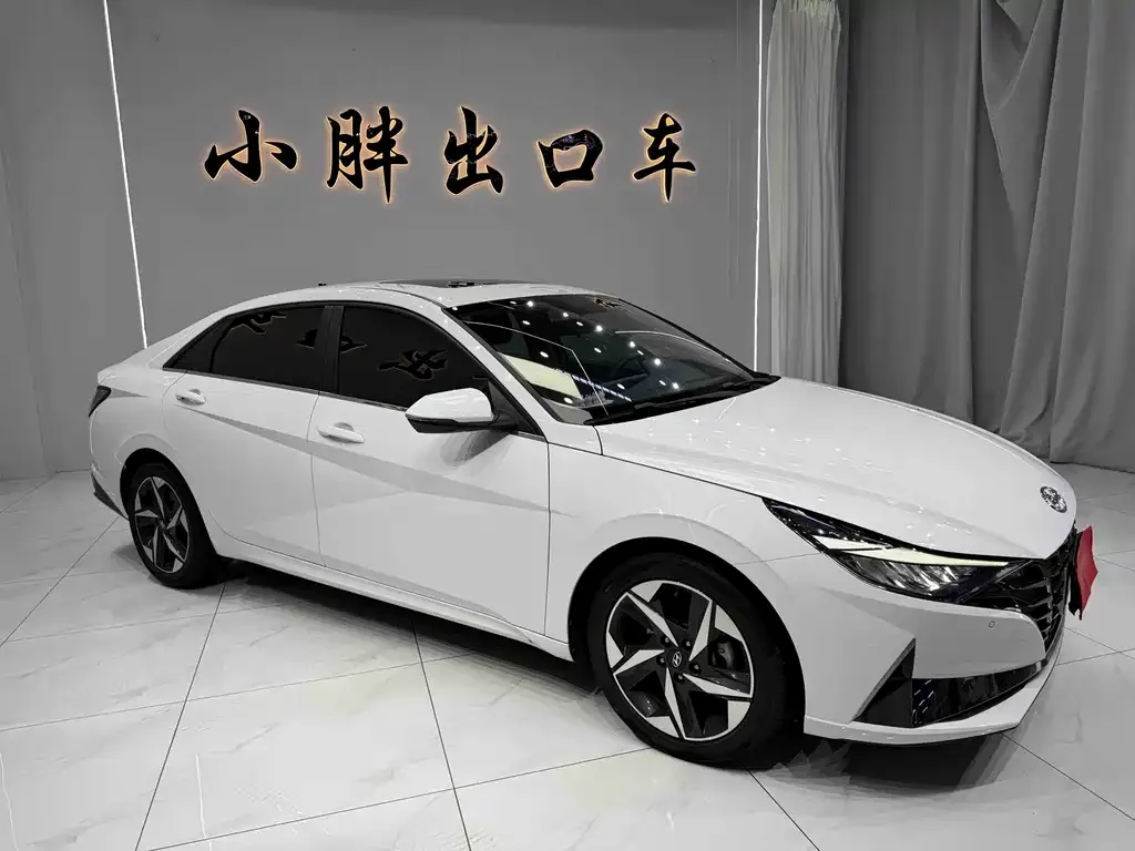 Hyundai Elantra — фото 2