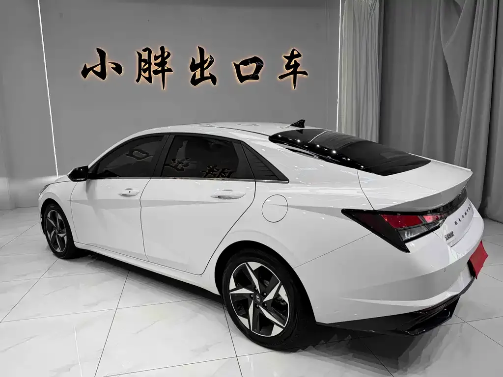 Hyundai Elantra — фото 8