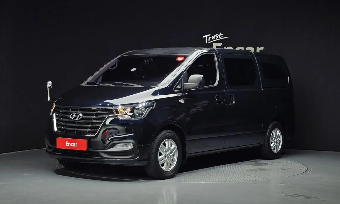 Hyundai Starex — фото 1