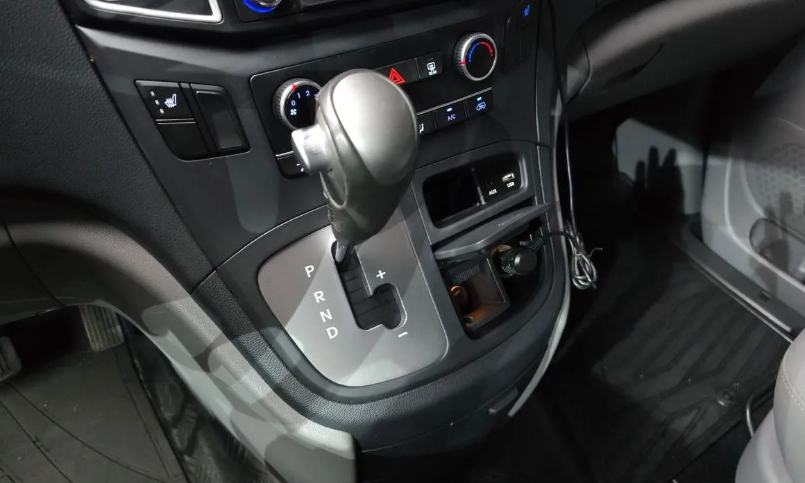 Hyundai Starex — фото 10