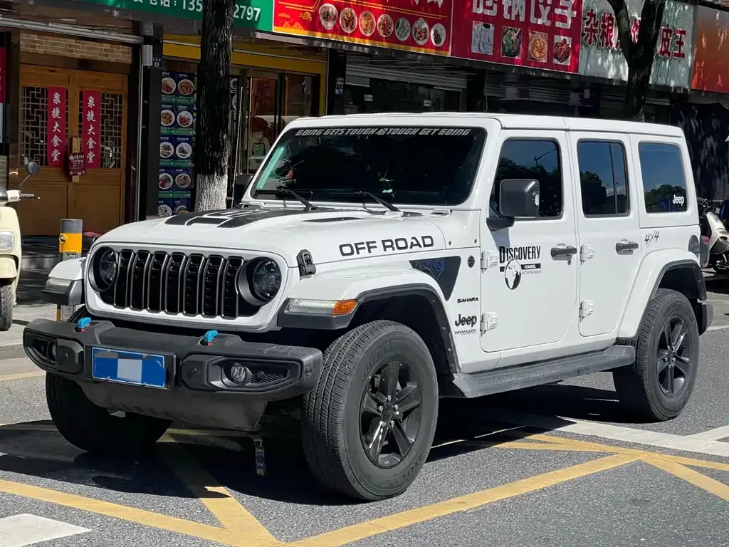 Jeep Wrangler — фото 1
