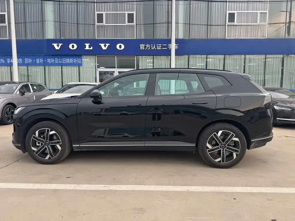 Volvo XC70 Plug-in Hybrid — фото 9