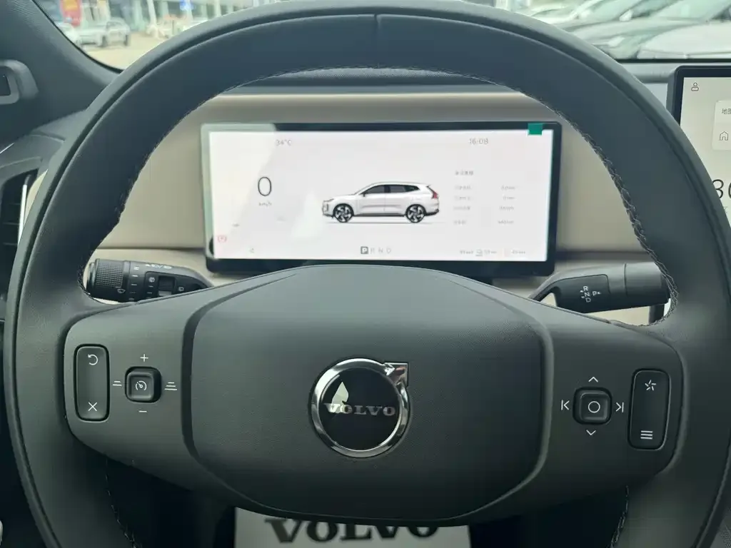 Volvo XC70 Plug-in Hybrid — фото 10