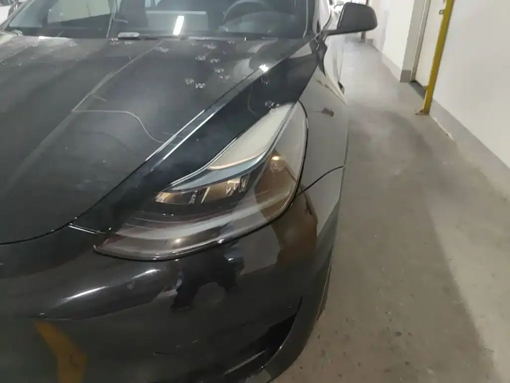 Tesla Model 3 — фото 3