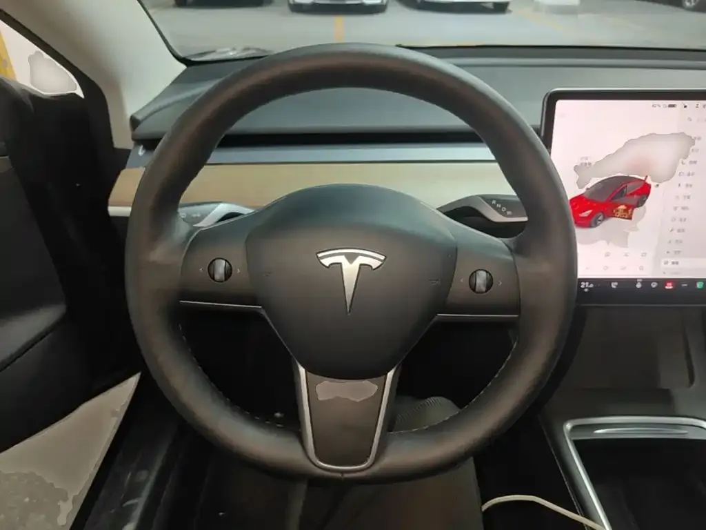 Tesla Model 3 — фото 7