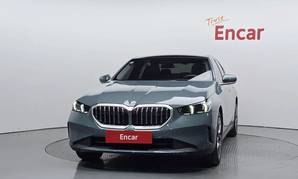 BMW 5-Series 2025 из KR, фото 2