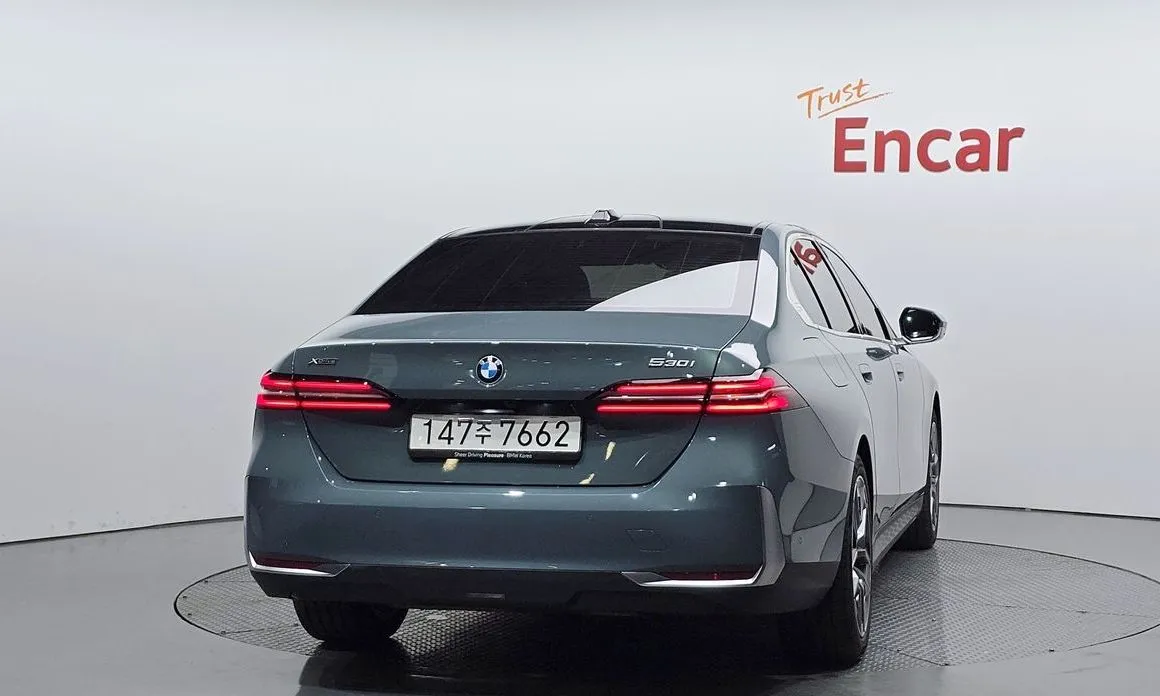 BMW 5-Series 2025 из KR, фото 9