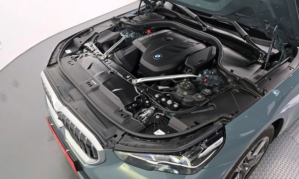 BMW 5-Series 2025 из KR, фото 10