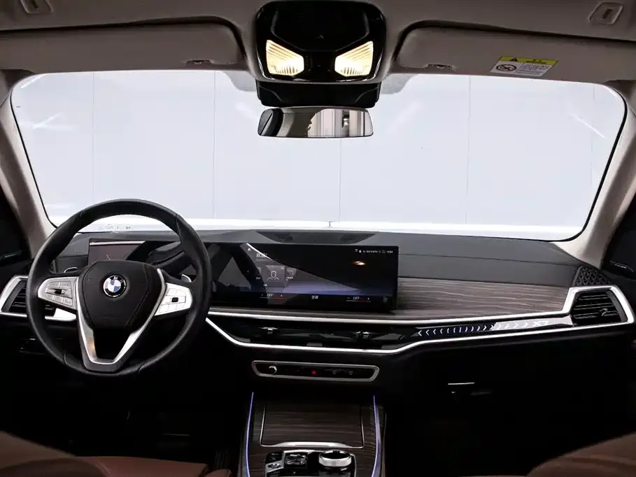 BMW X7 — фото 2
