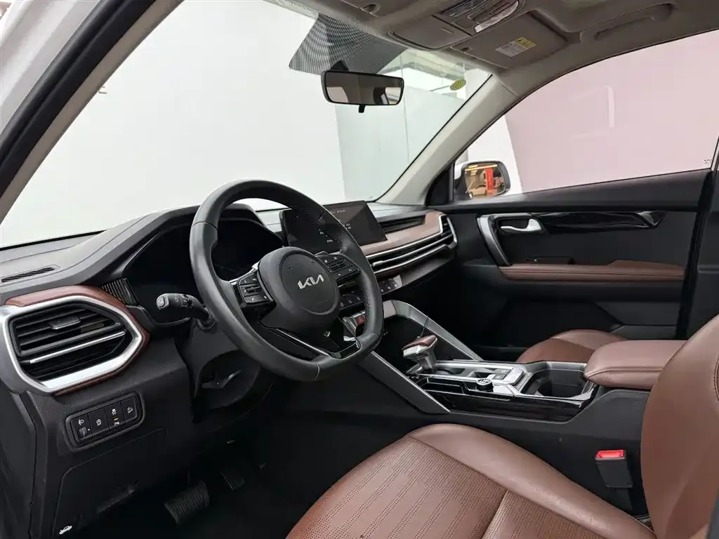 Kia Sportage — фото 10