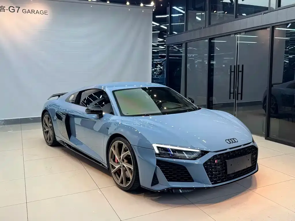 Audi R8 — фото 8