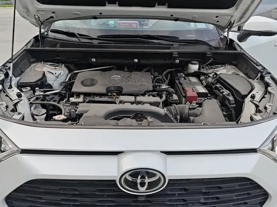 Toyota RAV4 — фото 5