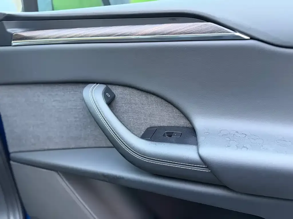 Tesla Model X — фото 3