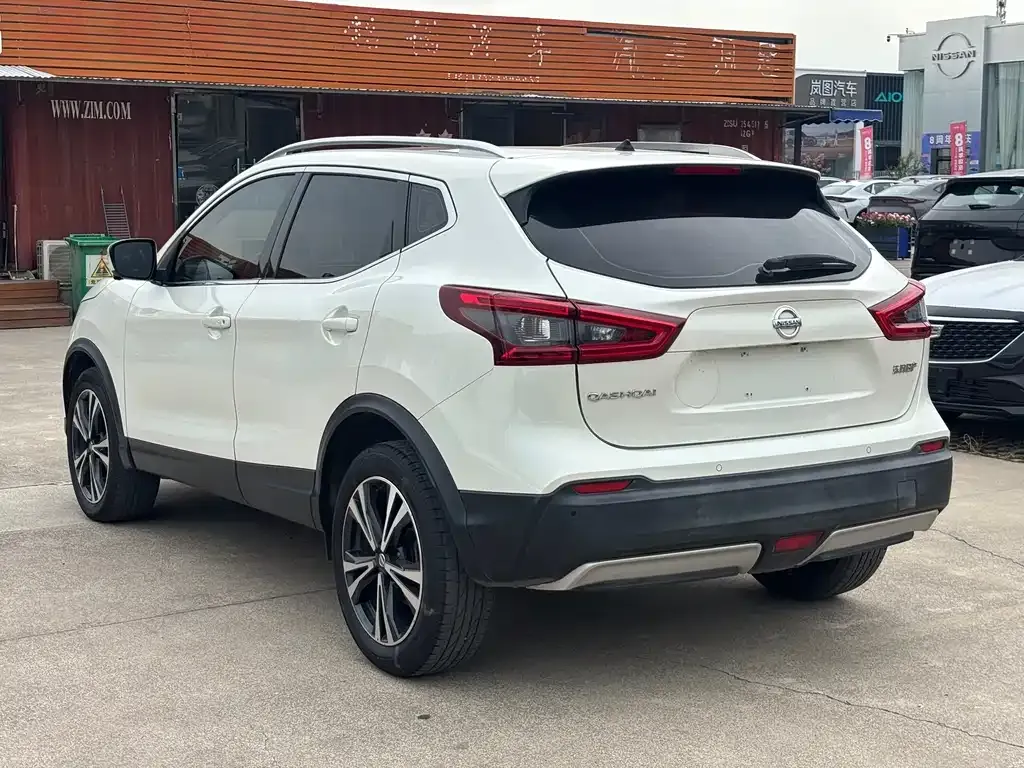 Nissan Qashqai — фото 8