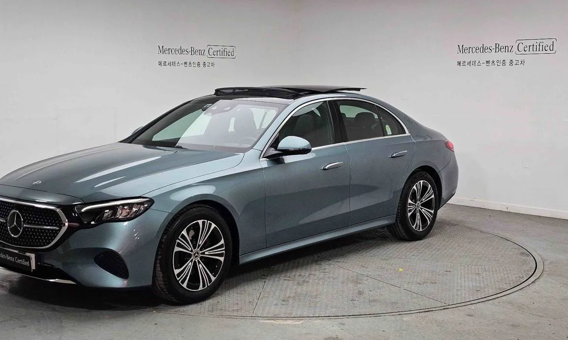 Mercedes-Benz E-Class — фото 1