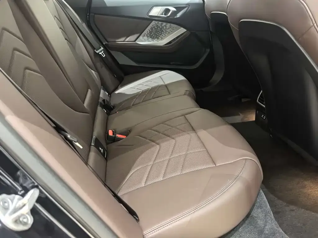 BMW 2 Series 2025 из CN, фото 7