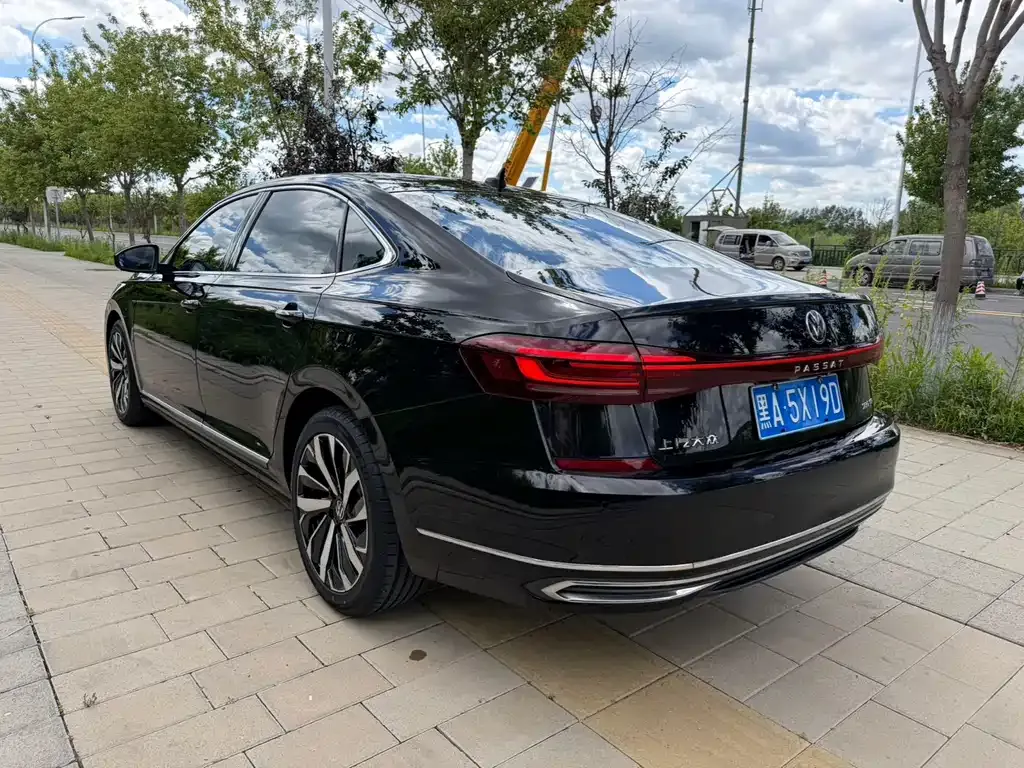 Volkswagen Passat — фото 6