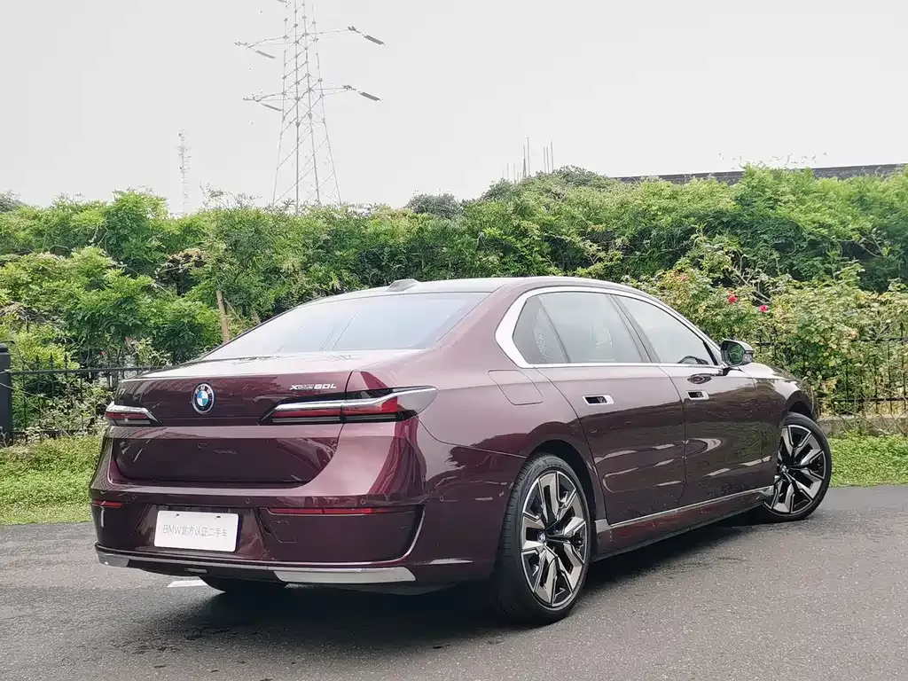 BMW i7 — фото 7