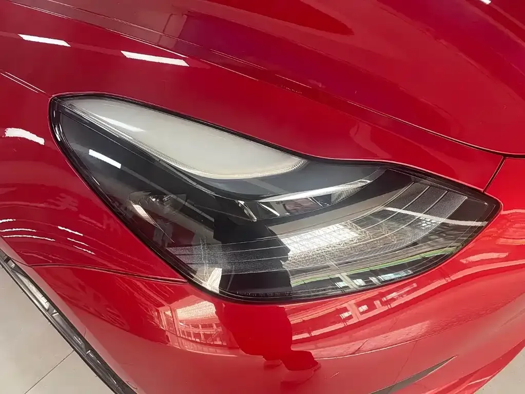 Tesla Model 3 — фото 10