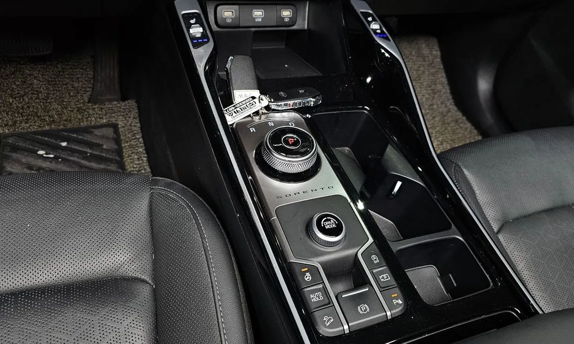 Kia Sorento — фото 10