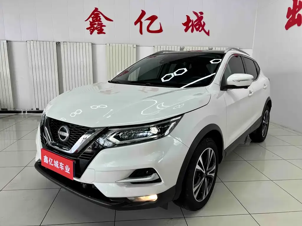 Nissan Qashqai — фото 1